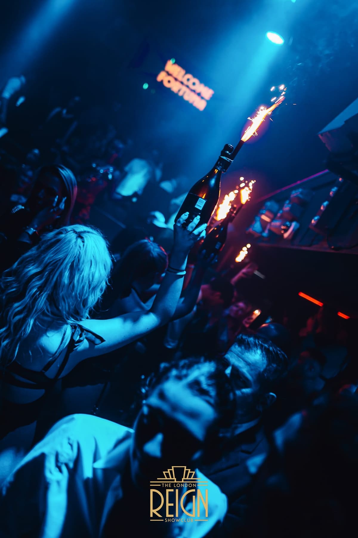 How to Plan a Graduation Party in London - London Night Guide