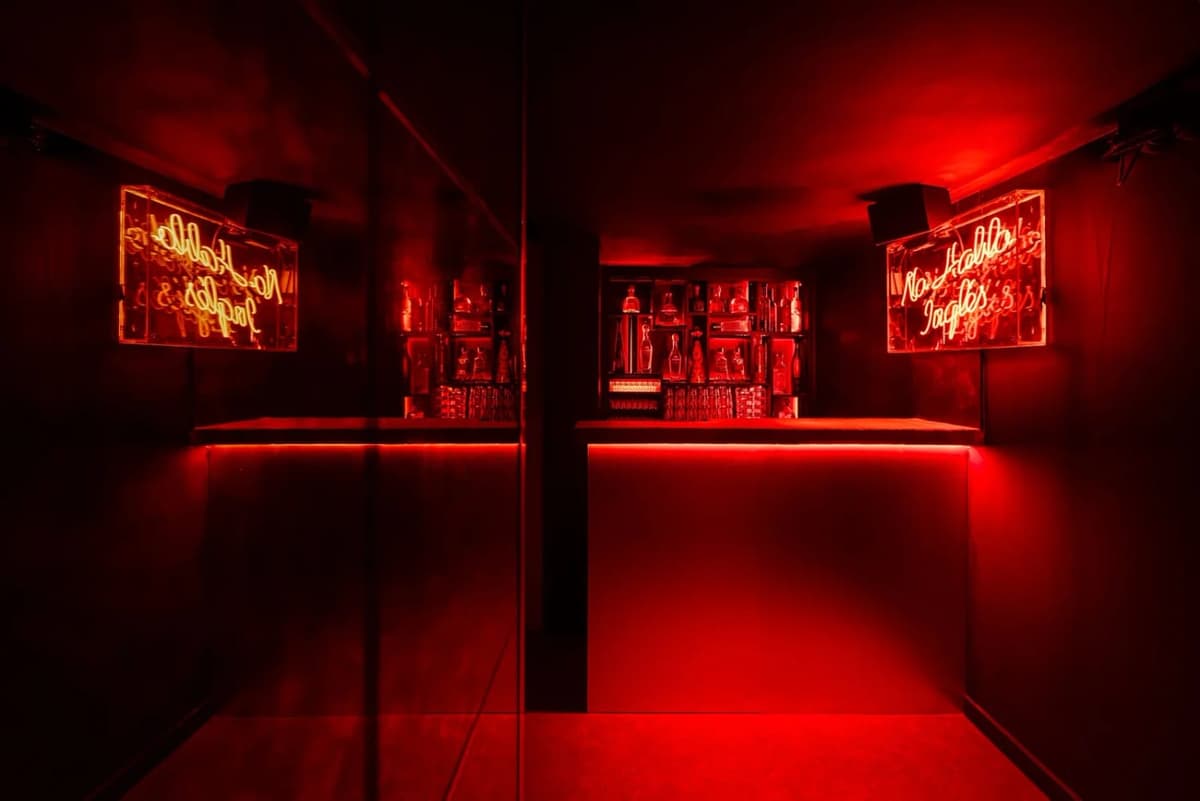 GALLERY CLUB LONDON TABLE BOOKING - photo 5