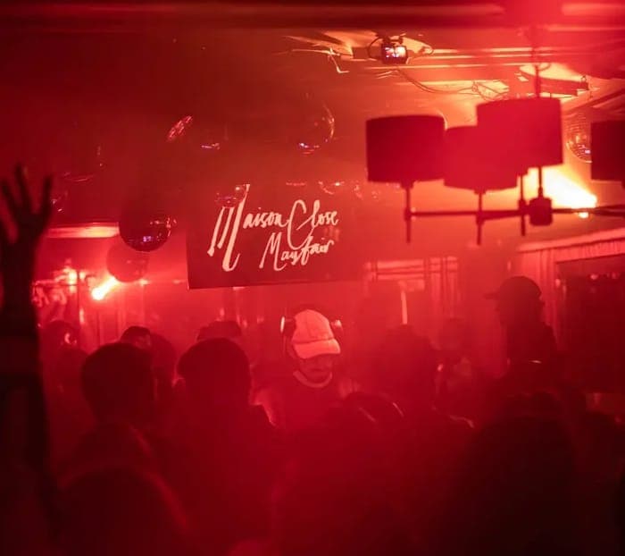 MAISON CLOSE DRESS CODE