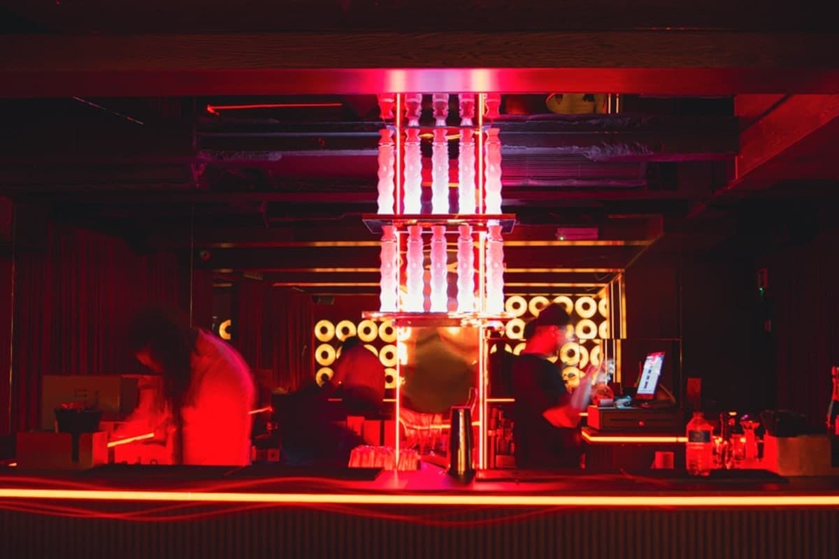 RUMOUR TABLE BOOKING - photo 6