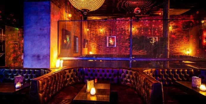 LOVE AND LIQUOR TABLE BOOKING - photo 3