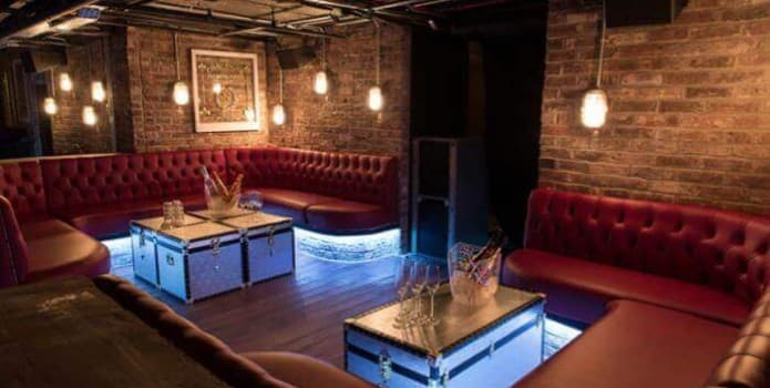 THE DRURY CLUB TABLE BOOKING - photo 3