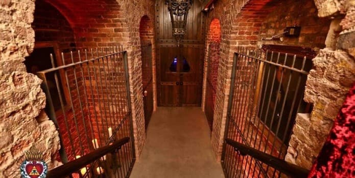 MASON HOUSE Table Booking - photo 3