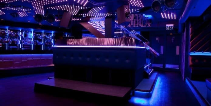 BOUJIS TABLE BOOKING - photo 5