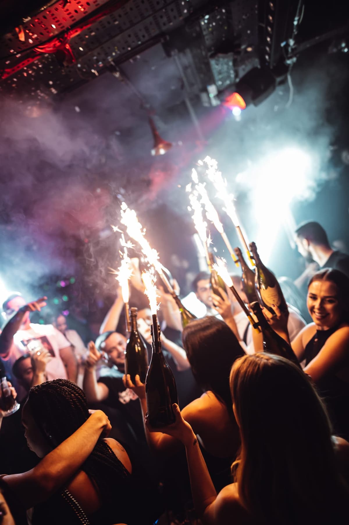 How to Plan a Graduation Party in London - London Night Guide